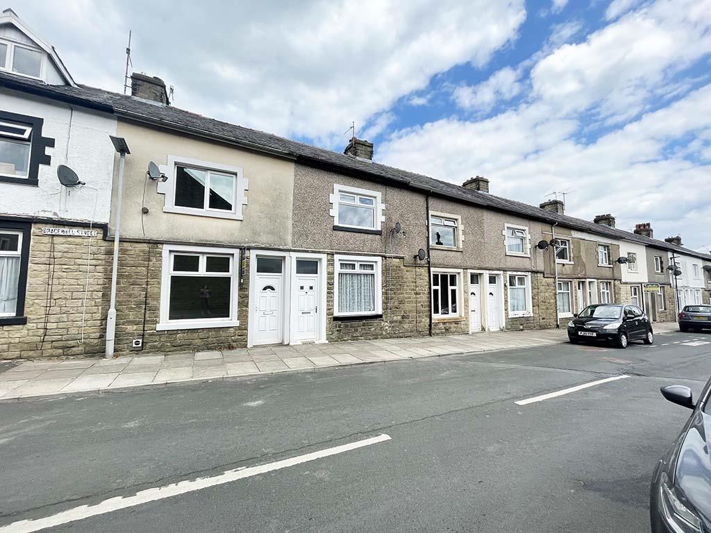 2 bedroom mid terrace house SSTC in Barnoldswick - IMG_5039.jpg